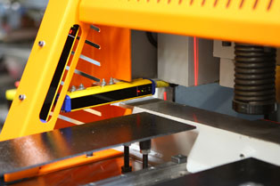 LASER LIGHT FINGER PROTECTION 